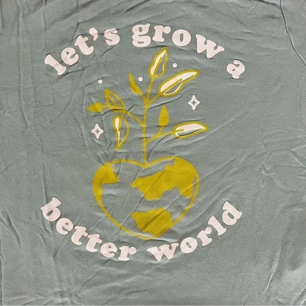 EUC Girls Society & Stitch cropped t-shirt, Size M. - Picture 3 of 4